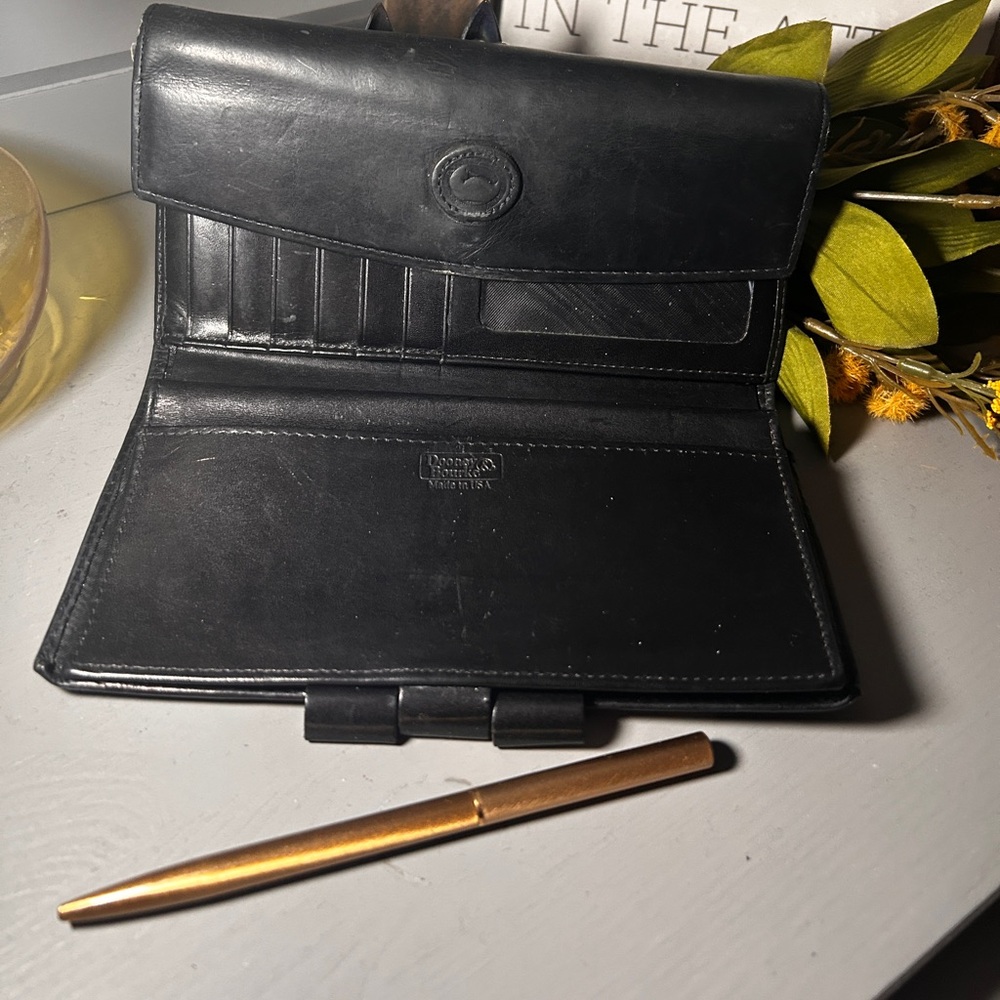 Vintage Dooney & Bourke polished Black Leather wallet/checkbook organizer - Picture 9 of 13